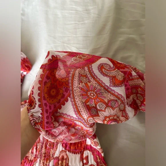 Express Off the Shoulder Paisley Print Dress - Picture 8 of 11